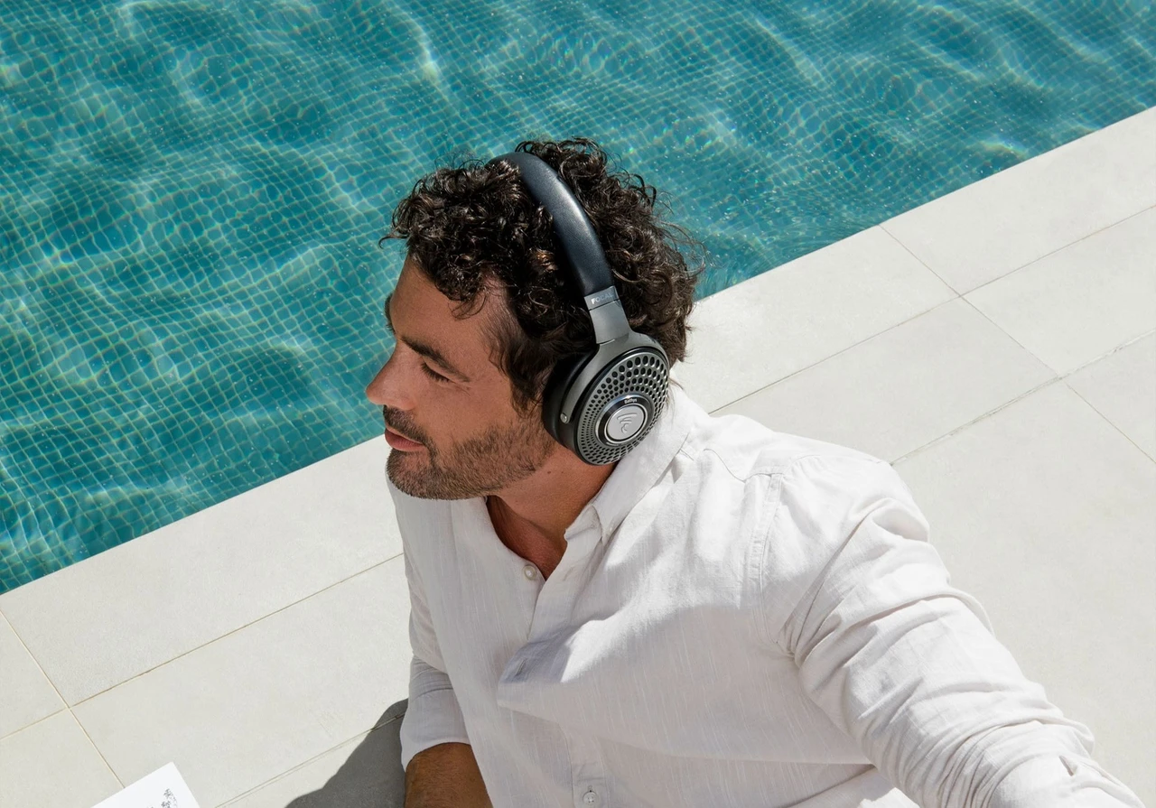 Focal Bathys lifestyle pool ferie hodetelefoner trådløs head-fi